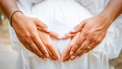 Bandırma’da Hamilelik Çekimi Yapan Bayan Fotoğrafçılar