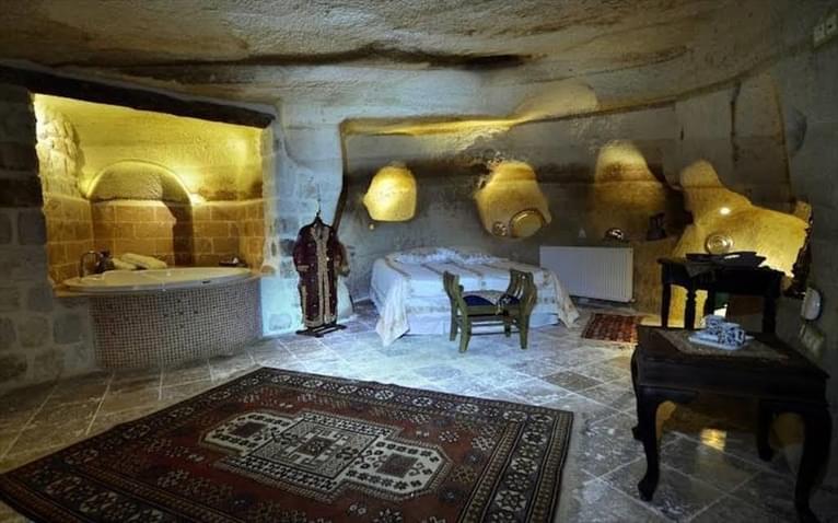 Sinasos Palace Cave Hotel