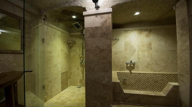 Mystic Cave House Hotel