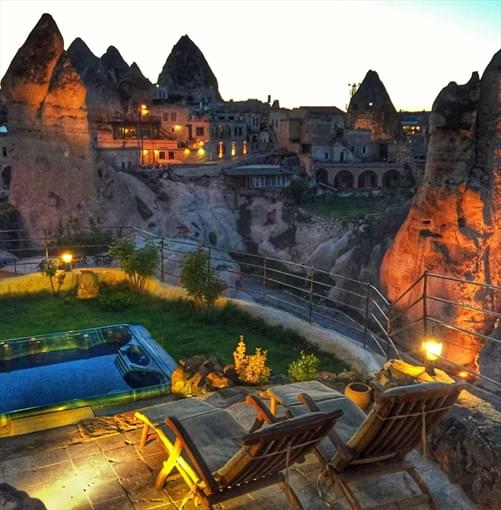 Travellers Cave Hotel