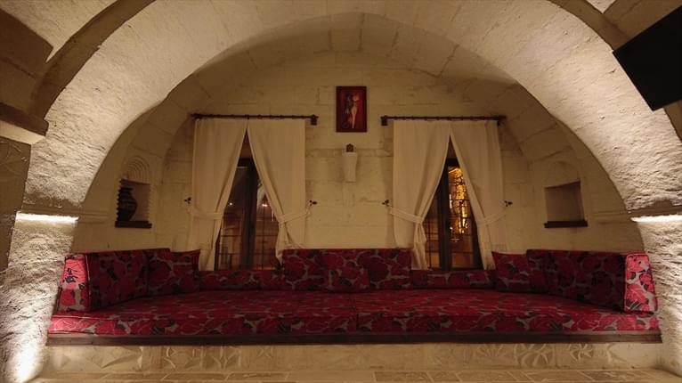 Mystic Cave House Hotel