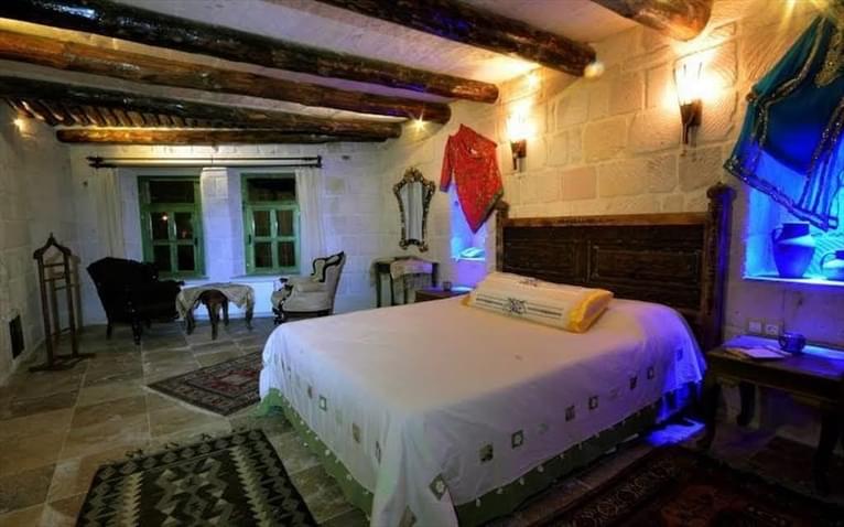 Sinasos Palace Cave Hotel