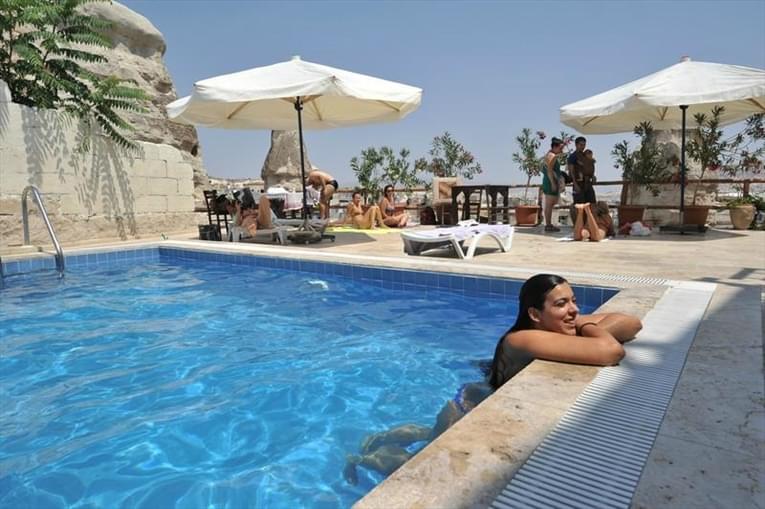 Shoestring Cave House