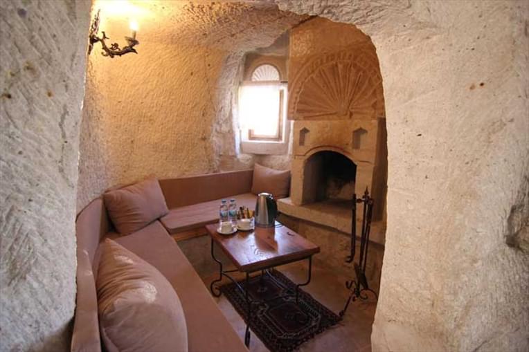 Divan Cave House