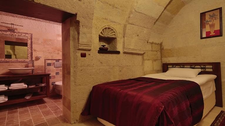 Mystic Cave House Hotel