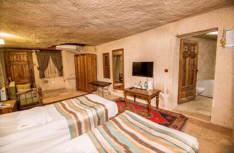 Elegance Cave Suites